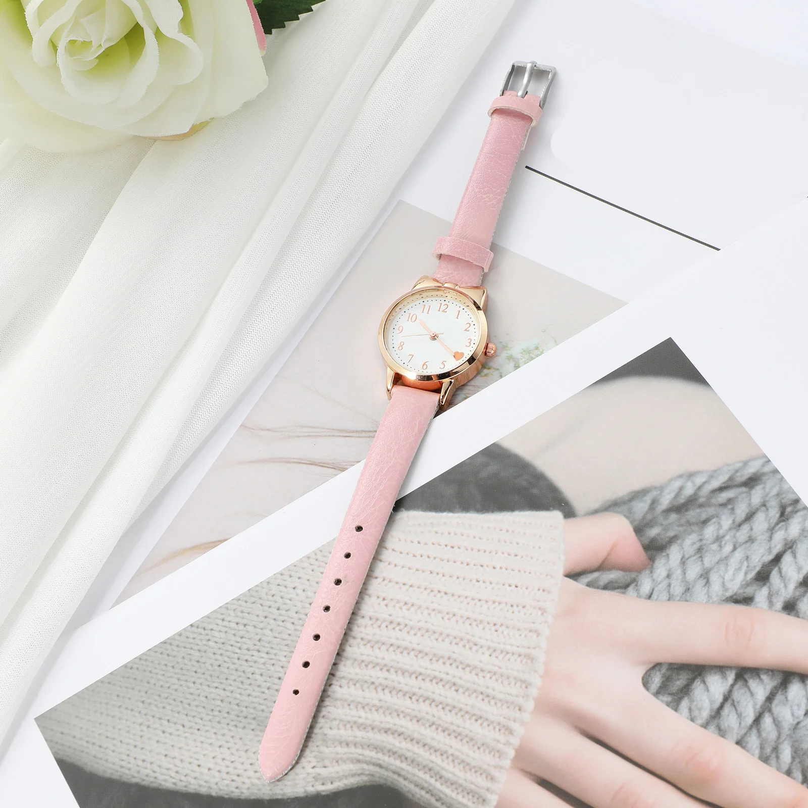 1Pcs Analog Glow Lightweight Casual Wrist Watch for Students Simple Fashionable