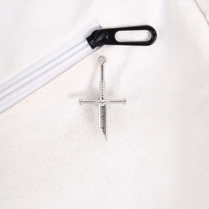 The Lord of the Rings Narsil Sword Pin Vintage Metal Badge with Broken Blade Design Fantasy Movie Merchandise For Men Women