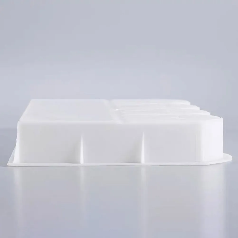 High Quality Plastic Lawn Fence Mold for Cement Brick Path Making Outdoor Garden Decoration Artistic Paving Reusable Mold
