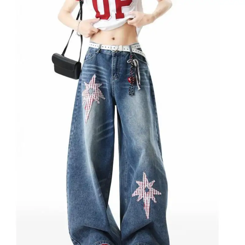 

Модные женские джинсы Hot Kawaii: прямые, свободные, с нашивками-звездами, в уличном стиле, для студенток, повседневные, с мультяшным принтом