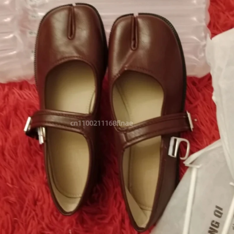Split Toe Mary Jane Single Shoe Leather Low Heel 2024 Spring New Retro Casual Shallow Mouth Slimming Flat Shoes Women's Party