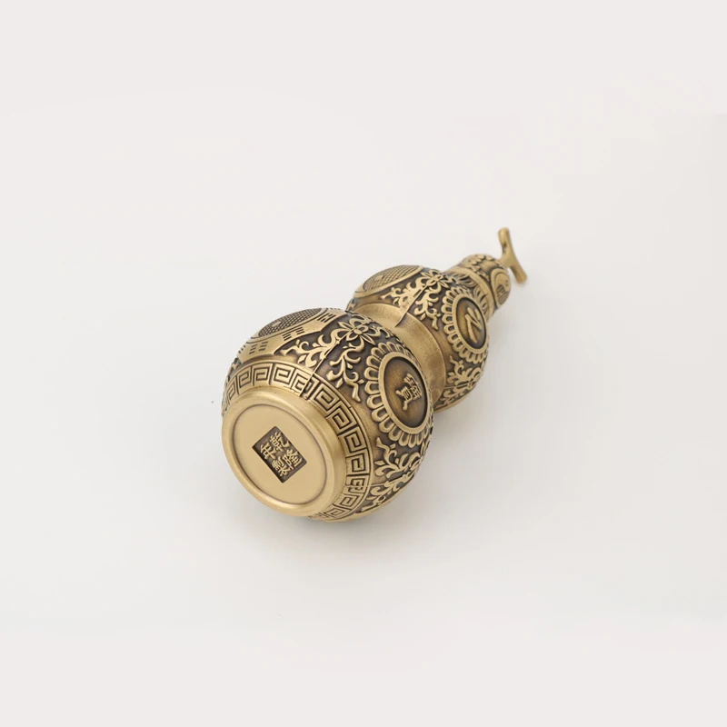 The new copper gourd decoration features a lid that can be opened. It's made from machine-pressed copper gourds and is a handicr