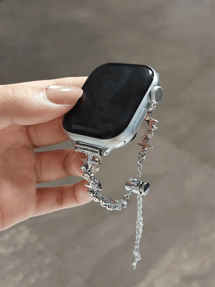 

Этот минималистичный модный ремешок для часов, совместимый с ремешками iWatch, доступен в размерах 38 мм, 40 мм, 41 мм, 42 мм, 44 мм, 45 мм и 49 мм.