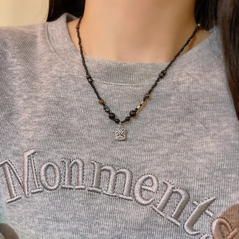 Nuova collana in stile cinese per donna, collana di perline con lucchetto della pace in stile vintage di ispirazione Zen, catena clavicola versatile e di fascia alta, catena con collo a farfalla
