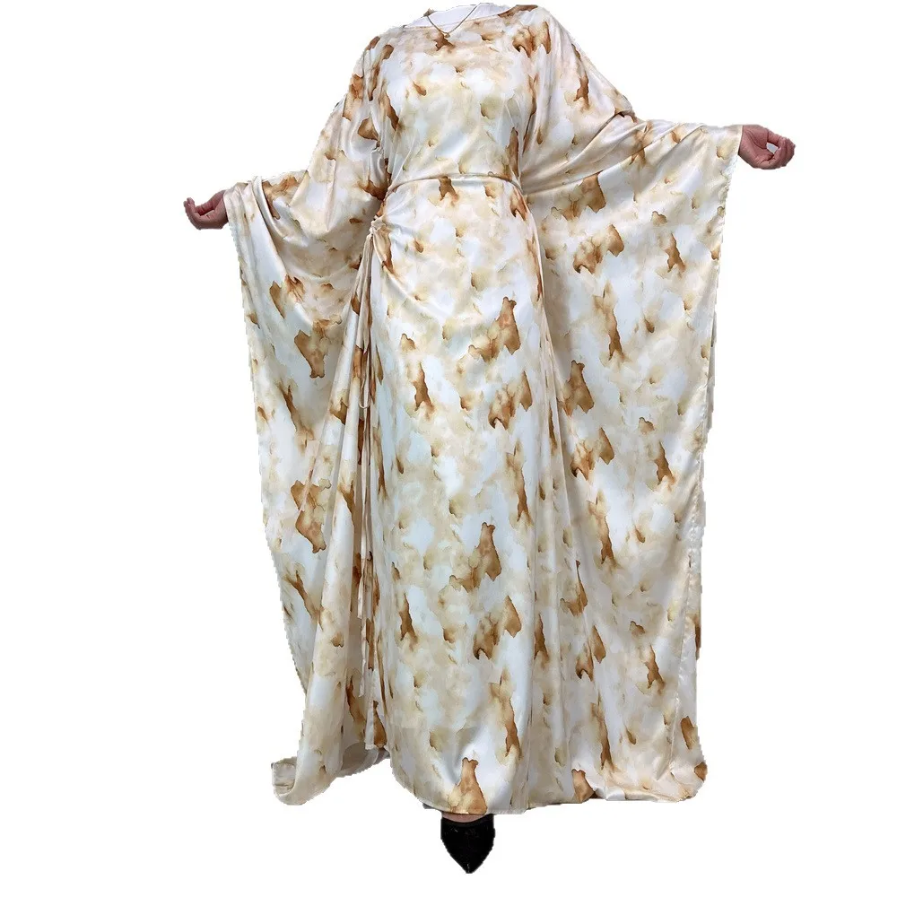 Damesmode satijnen bedrukte moslimjurk met trekkoord in de taille, elegante lange jurk