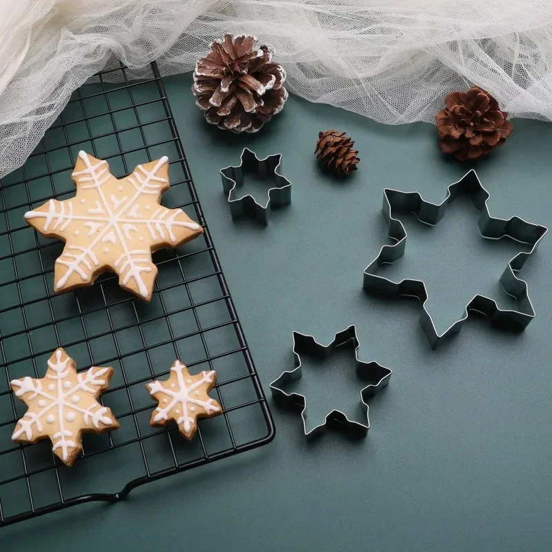 3-piece Snowflake Cookie Mold Food-grade Stainless Steel Baking Tool DIY Personality Cookie Model Cookie Cutters Fondant Cutter