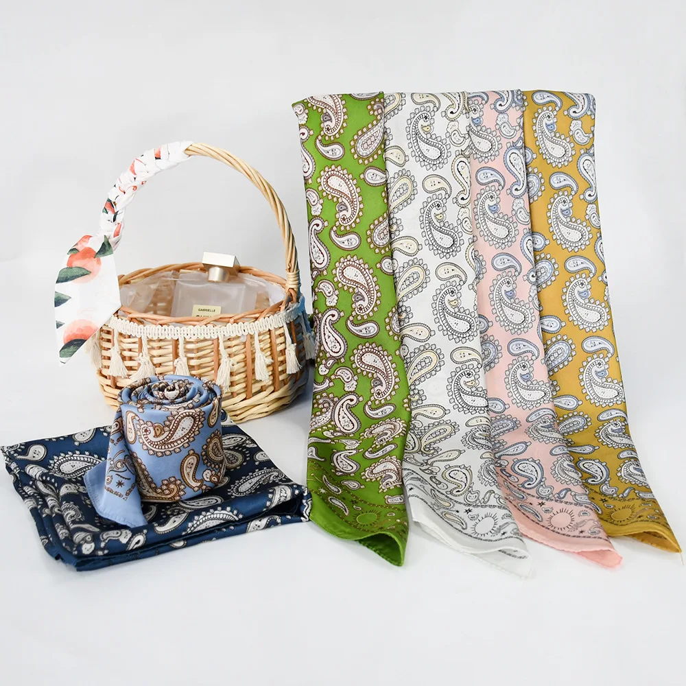 

Retro Four-Season Versatile 70% Polyester Silk Scarf - Cashew Flower Sun Protection Shawl for Women