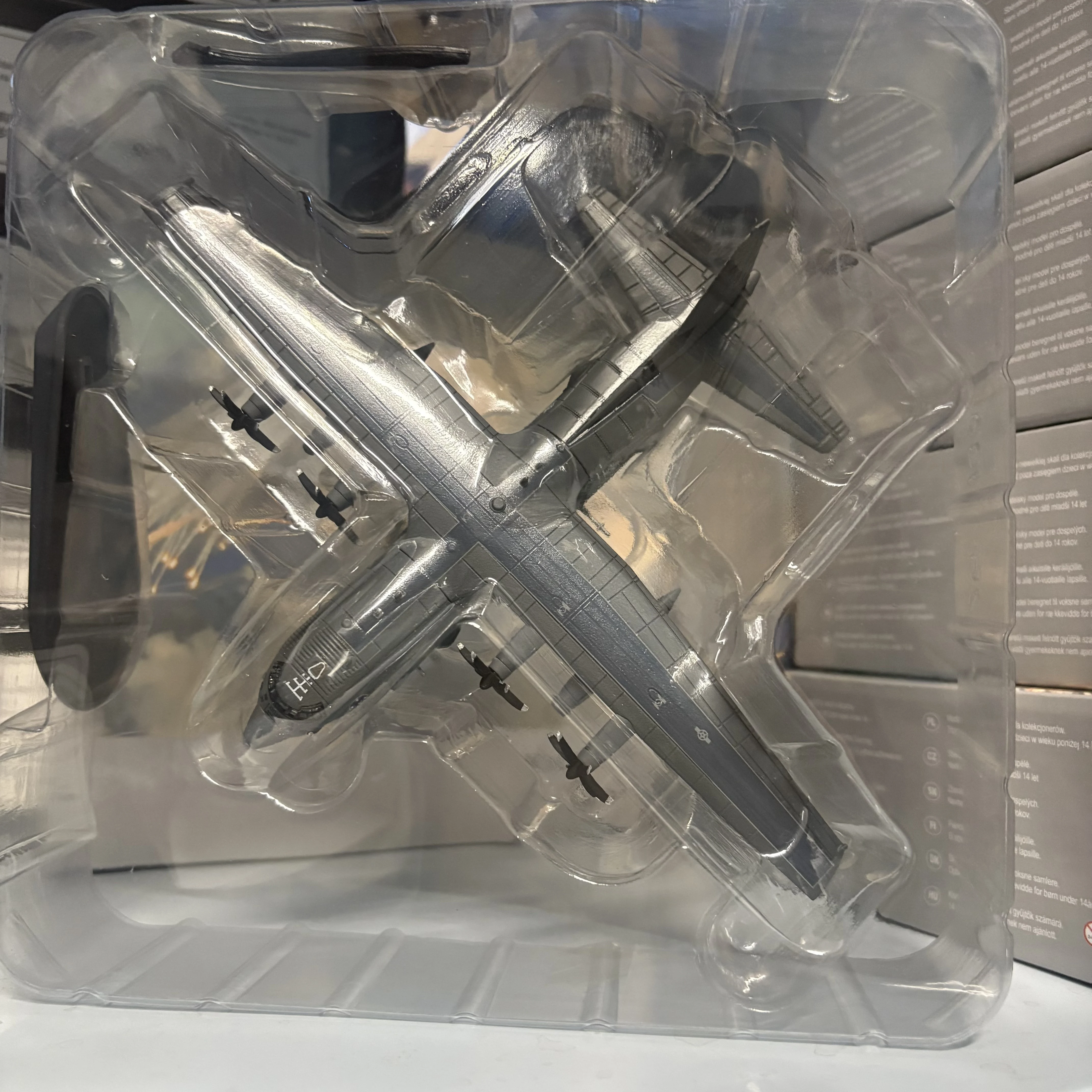 1/200 Scale US AC130 Gunship Fighter Aircraft AC-130J Attack Plane Diecast Finished Military Plane Model Collection Ornament