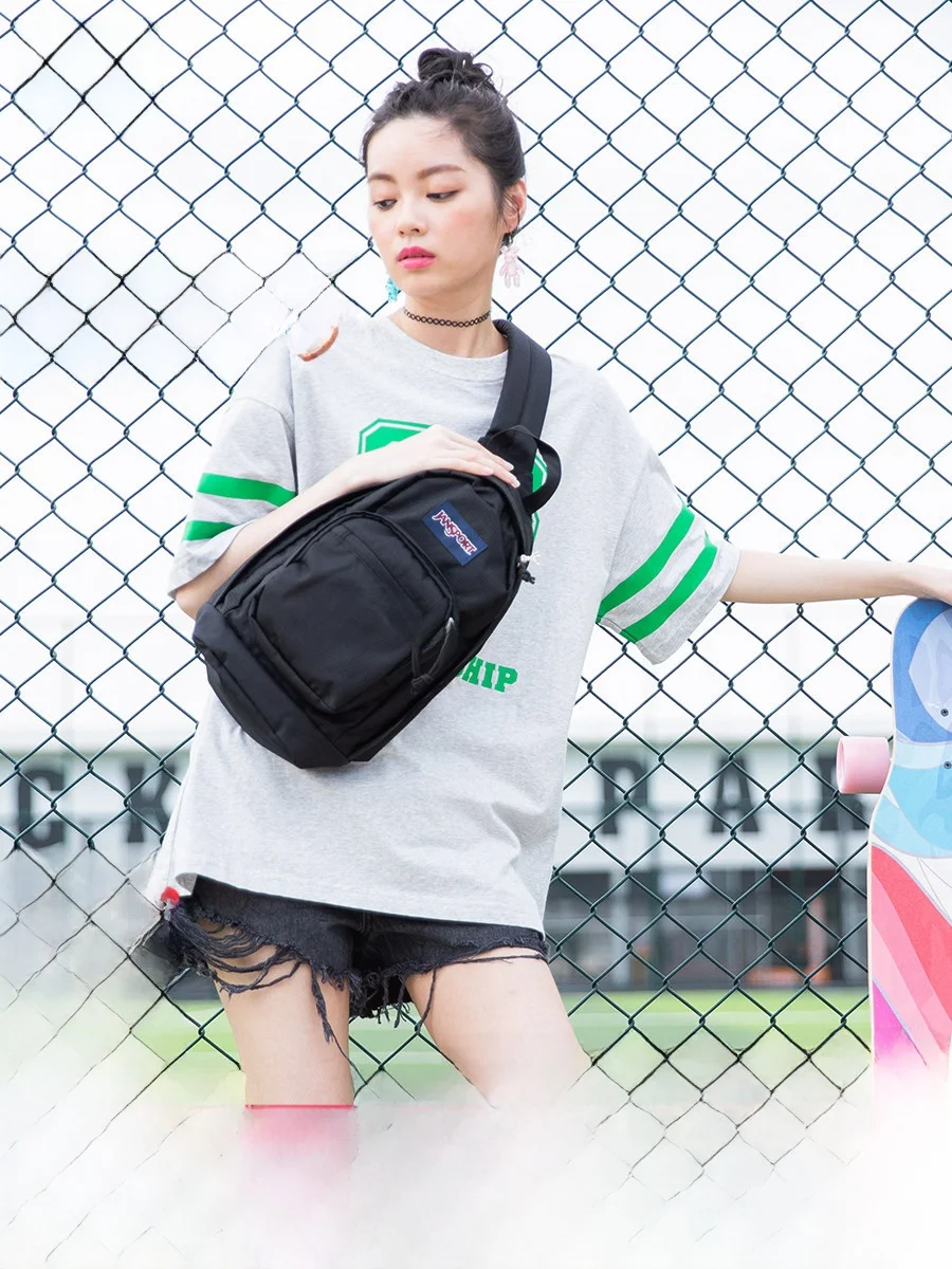 

Skateboarding Cycling Crossbody Bag Faionable Single oulder Sling Bag Soft Polyester Spor Zipper Closure