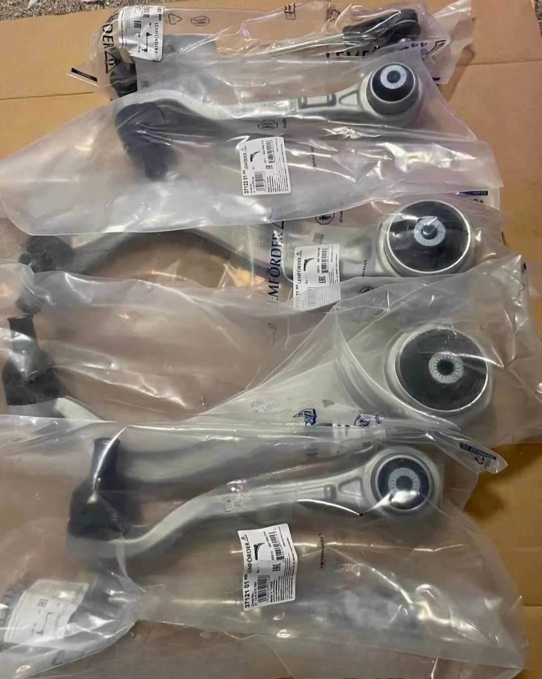 OEM 31120409267 Front Lower Control Arm for Rolls-Royce Phantom Suspension System Auto Parts Track Control Arm Wishbone