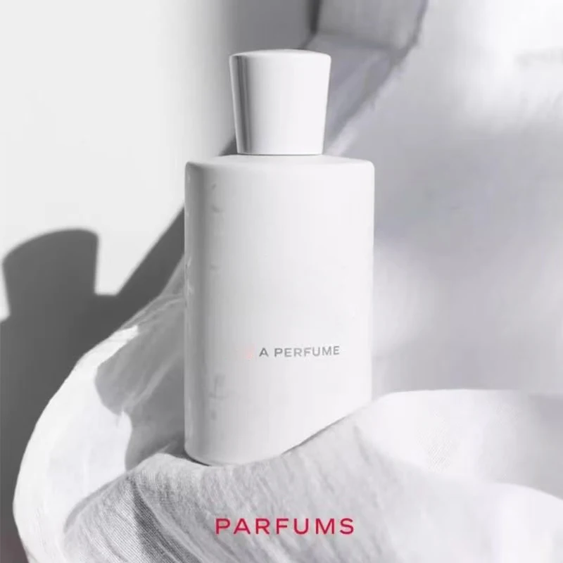 

Jul.iett.e Ha. s A De Parfum Woody, musk and amber perfume, light and lasting fragrance