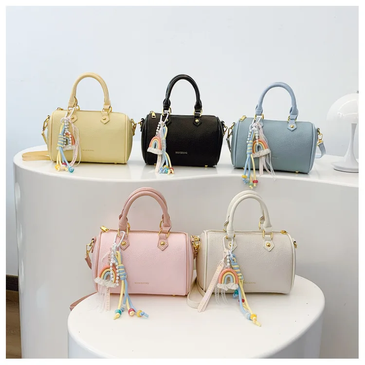 

Доступная роскошная женская сумка через плечо 2021, корейская сумка-тоут с подушкой, прочная искусственная кожа для ежедневных поездок, легкая летняя повседневная сумка ​