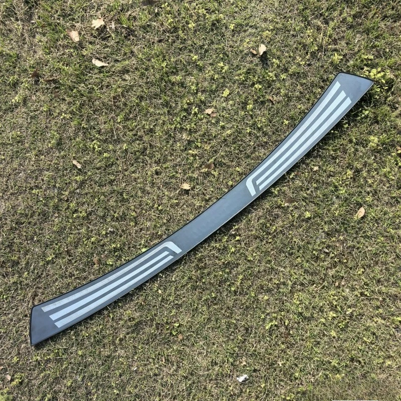 

For Toyota Rav4 2016 - 2018 Car Accessories Sticker Rear Guards Rear Bumper Cover Trim Stainless Trunk Guard Plate Cover