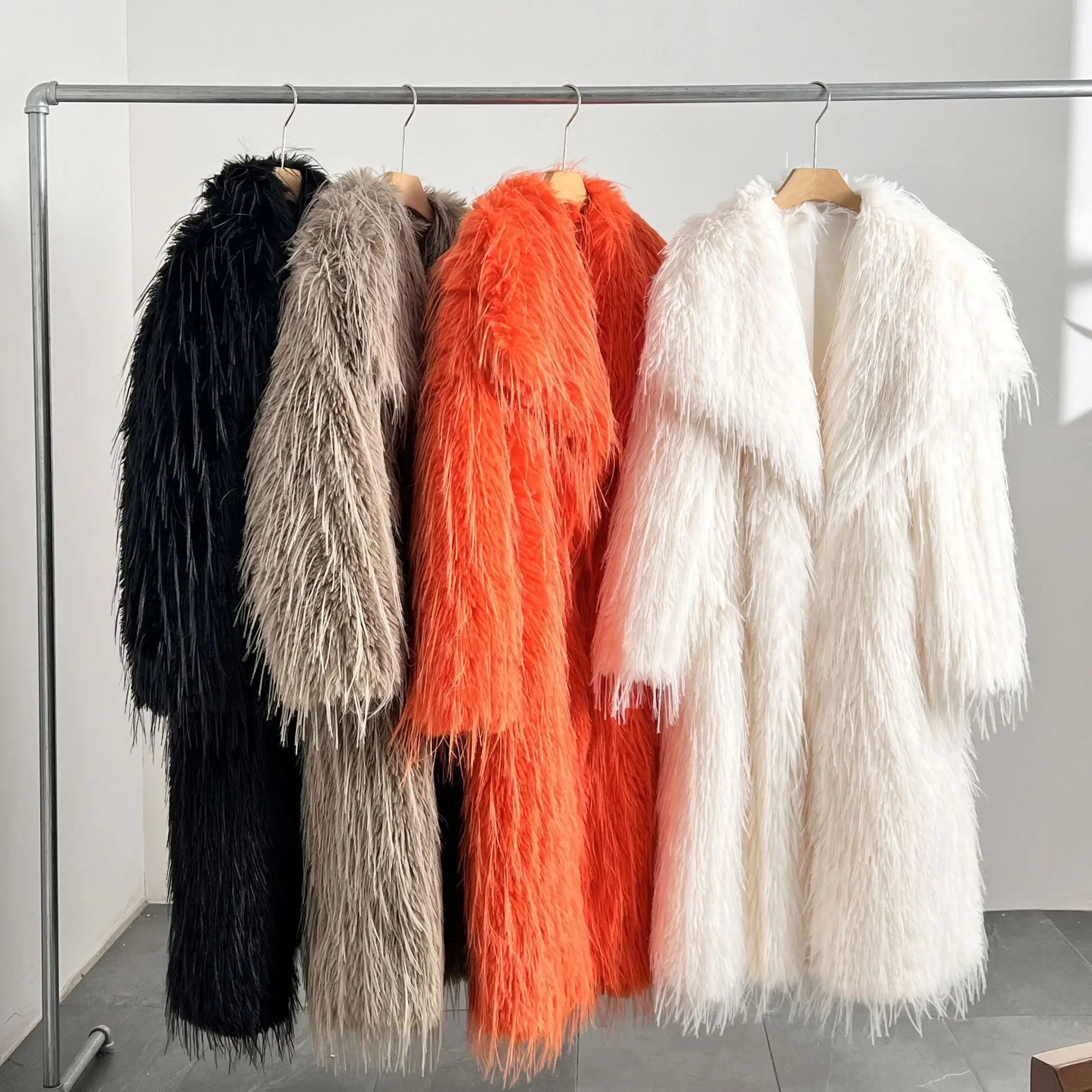 Turn-Down Lapel Fall Winter Thicken Warm Fur Fluffy Long Jackets Top Outerwear2025 Vintage Soft Long-haired Faux Fur Jackets