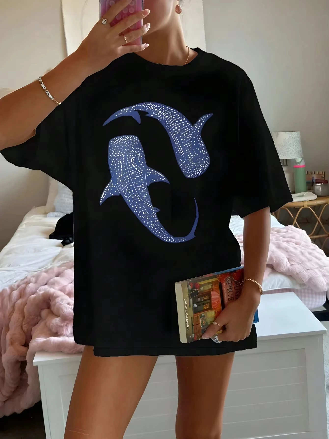 T-Shirt à manches courtes pour femmes, imprimé baleine bleue et requin, haut décontracté, Design graphique élégant, été