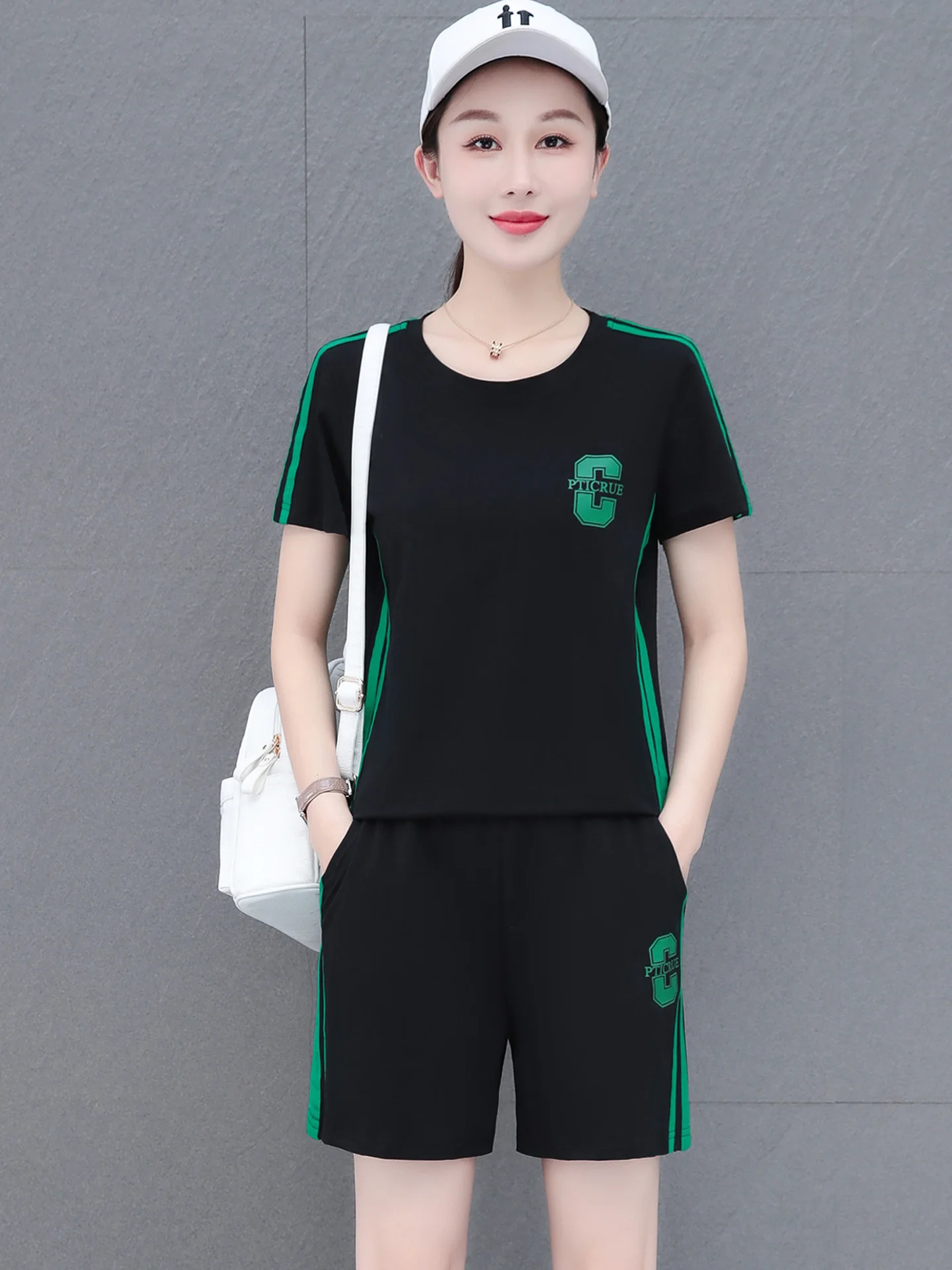 

Модный комплект для бега и фитнеса: повседневная спортивная одежда для женщин, летний комплект из чистого хлопка, трендовый, маленький размер, две части.