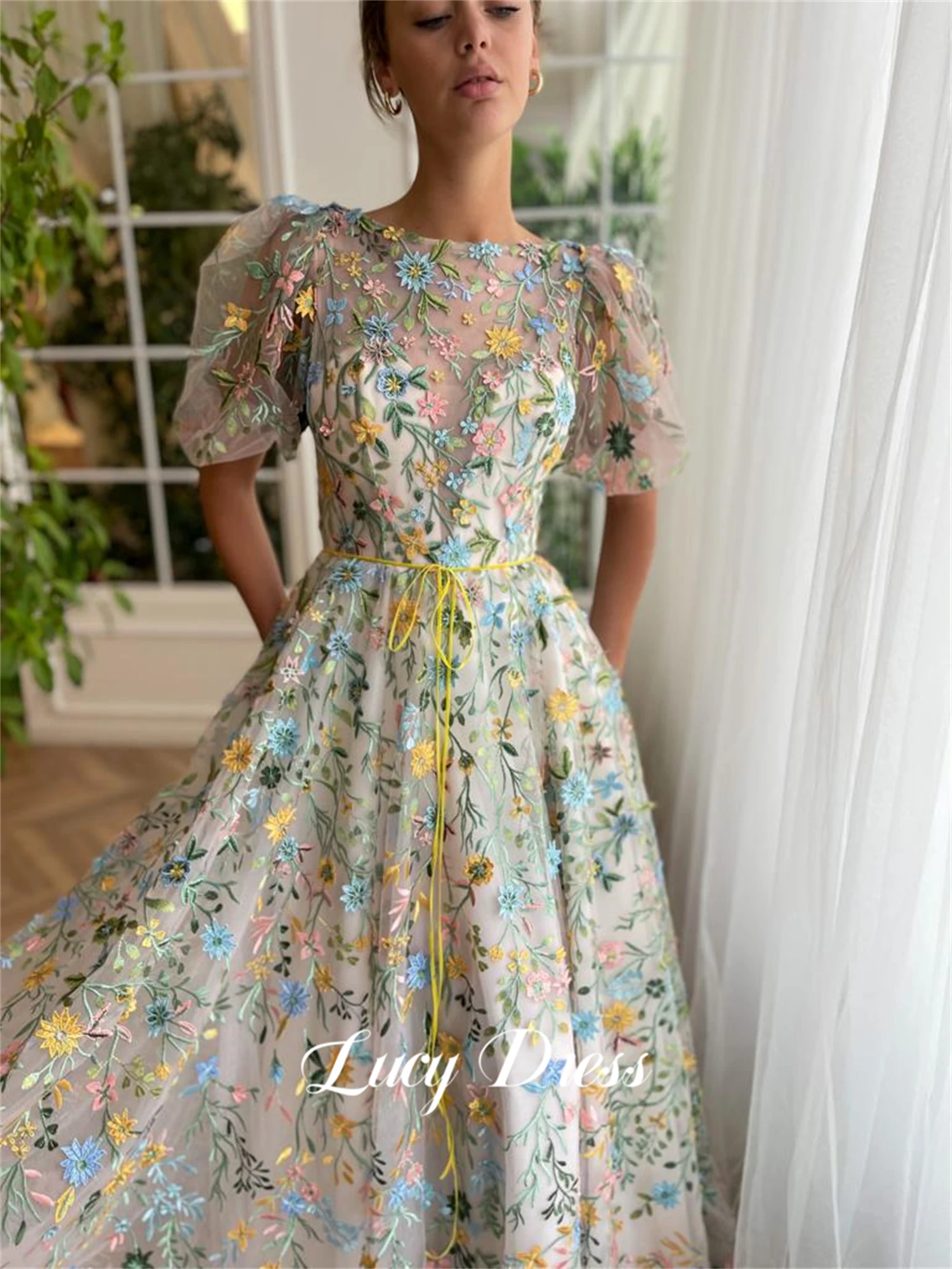 Lucy Line Tkanina z kwiatowym haftem Coming of Age Sukienka na studniówkę Suknie balowe Eleganckie ubrania damskie Formalne dostosowane