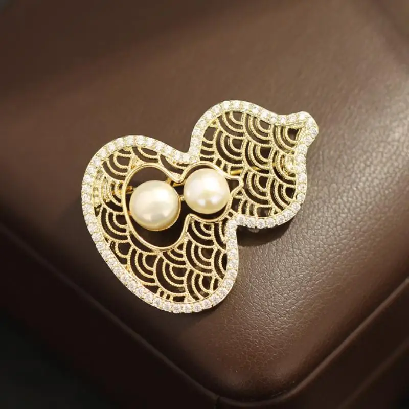New Chinese Style Hollow Gourd Pearl Elegant Suit Brooch For Women Clothing Coat Corsage Jewelry Accessories Gifts