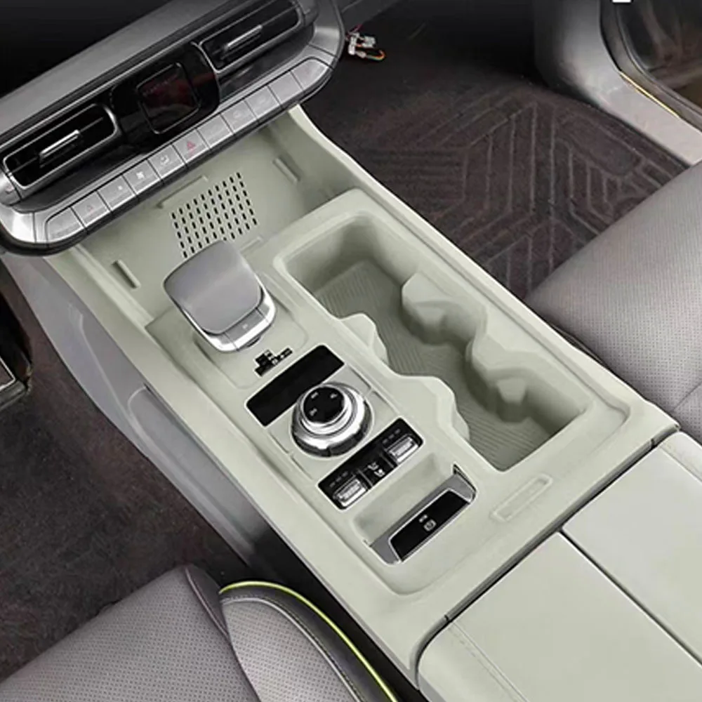 For BAIC BJ40 2024-2026 Center Console Silicone Mat Integrated Storage Box Pad Waterproof Anti‑Scratch Car Interior Parts
