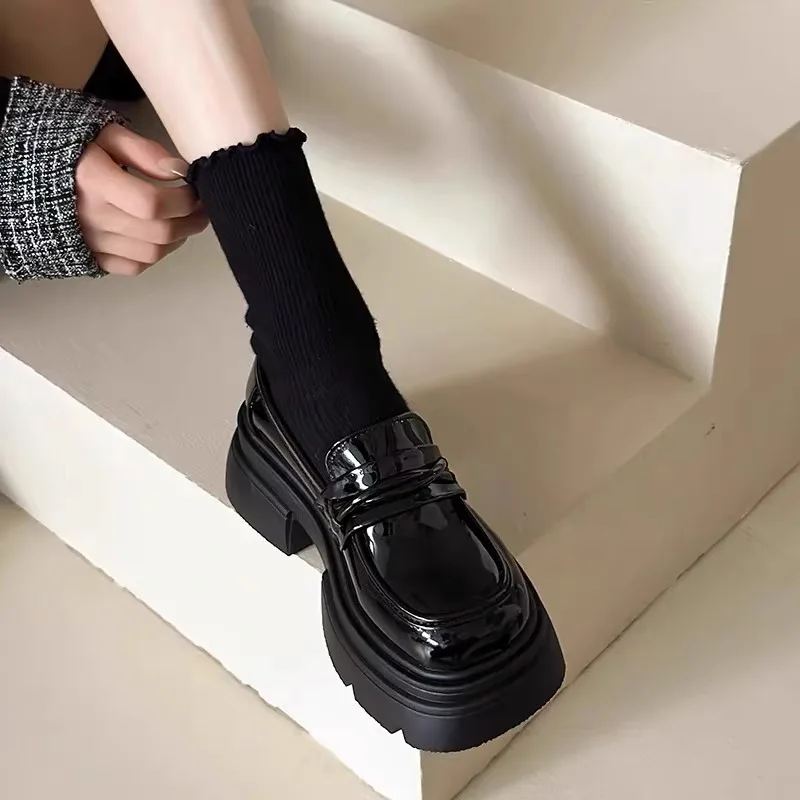 Lefu shoes 2025 British style thick soled leather shoes for women, retro casual sponge cake shoes