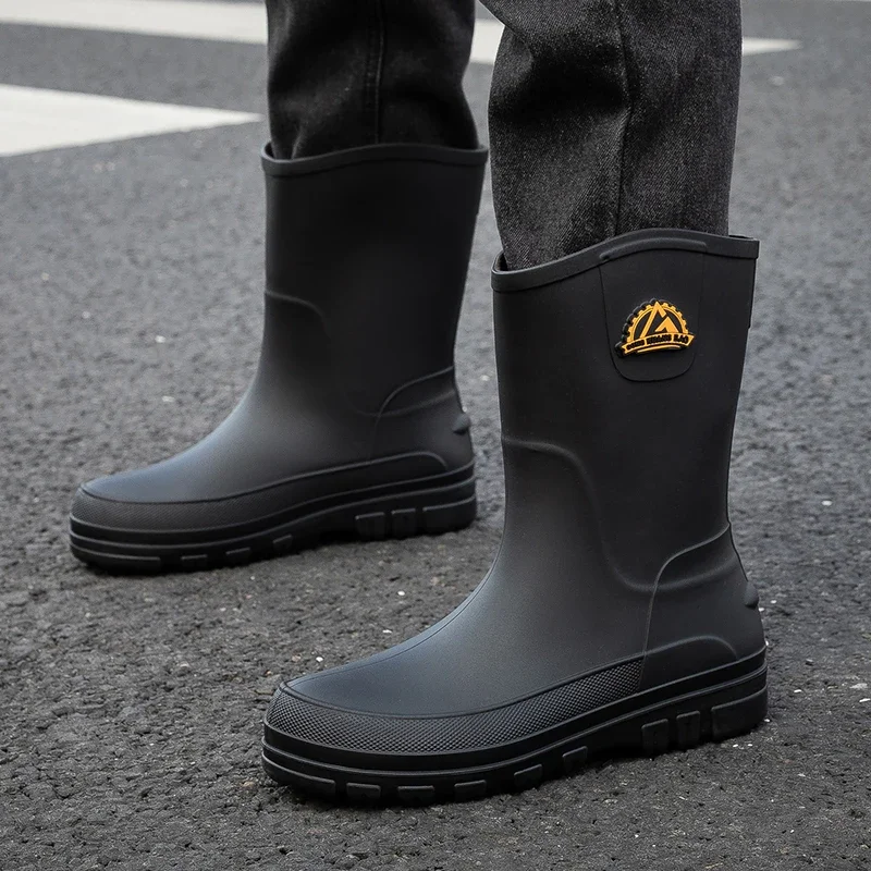 

2025 New Men's Medium Lined Rain Boots Waterproof Fiber Special Adhesive Anti Slip Boots Fashion Warm Shoes Size Up