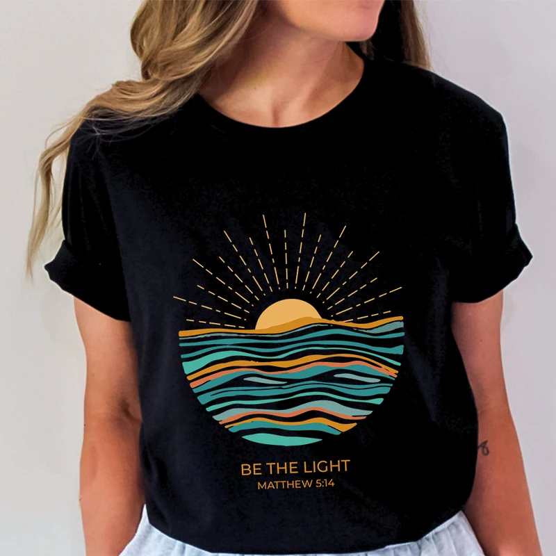 Boho Retro Be The Light Woman T-shirts Sunburst Sea Sun Adventure Outdoor Classic T-shirt Crew Neck Funny Outdoors Casual Tops