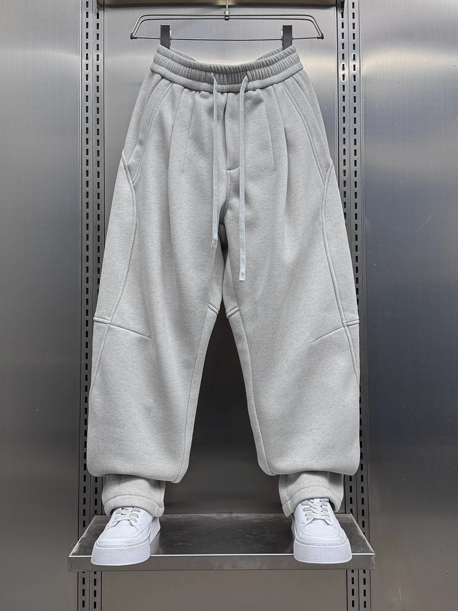 

Новые мужские повседневные брюки 2025 года с флисовой подкладкой, свободного кроя, с эластичным поясом на шнурке, спортивные, трендовые, длинные брюки-карго