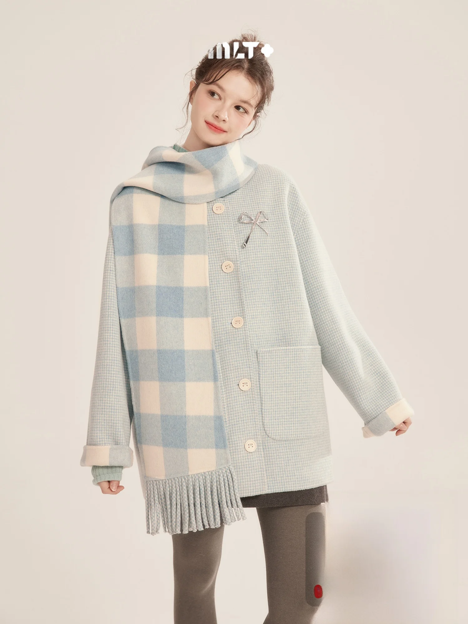 

Двустороннее шерстяное пальто для женщин Callmelater Mirror 70% шерсть с шарфом Casual Ele Sle Long Sve Regular Fit