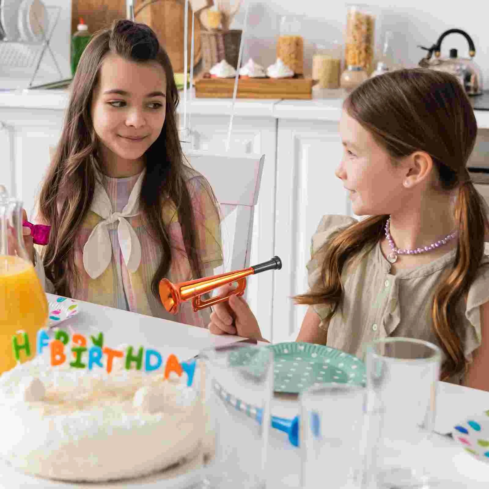 Chifres e sopradores de festa, trompete infantil, brinquedos, trompetes de plástico, modelos de meninos para