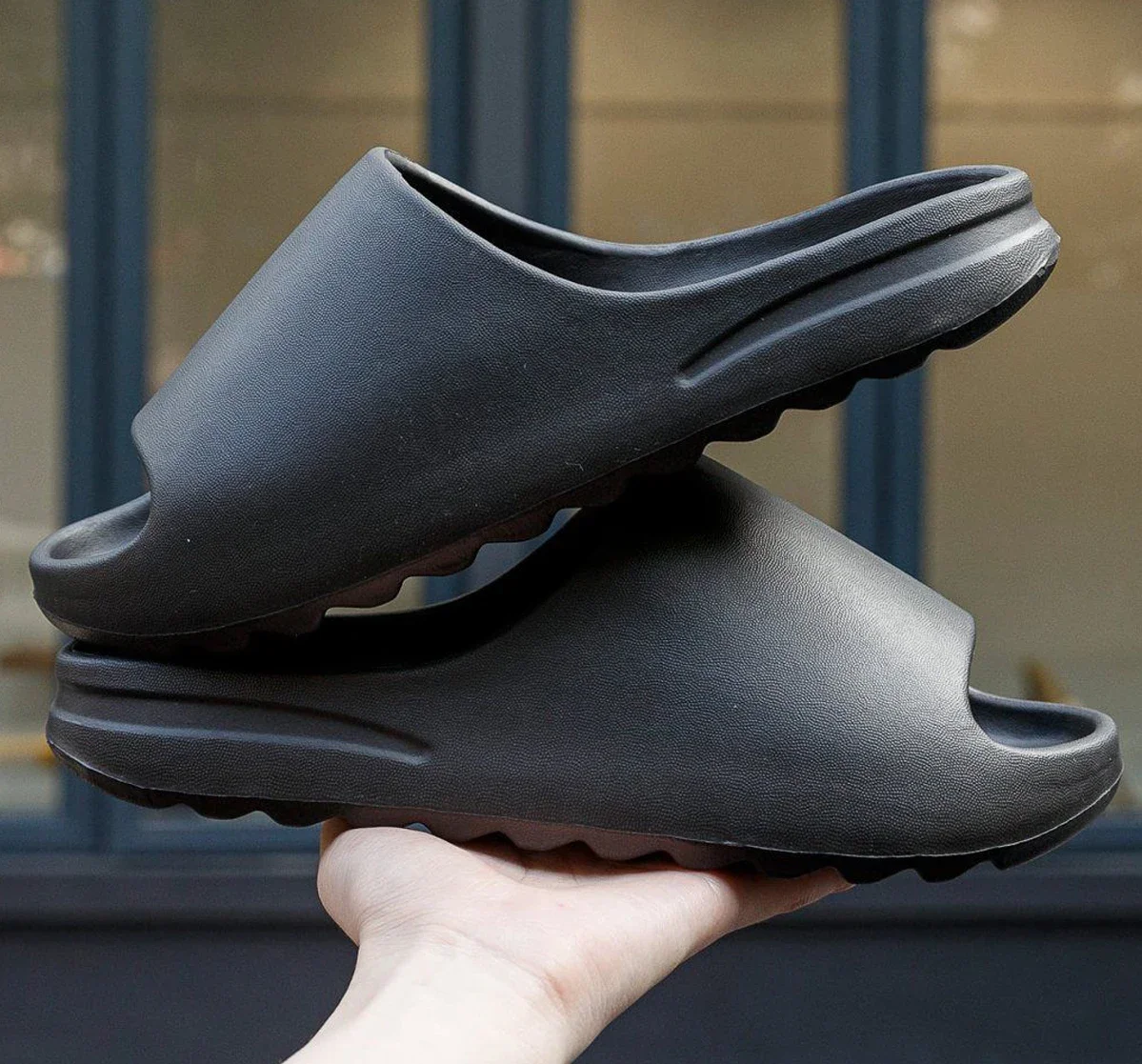 

New Men's Fashion Summer Slippers Soft EVA Thick-soled Sandals Bathroom Slides Non-slip Beach Slides Coconut Slippers