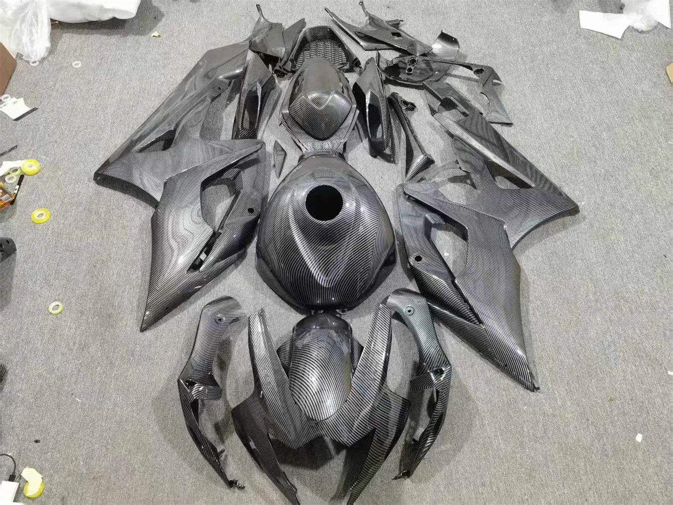 The motorcycle fairing is suitable for the GSXR1000 2005 2006 K5 body fairing carbon fiber paint motorcycle shell