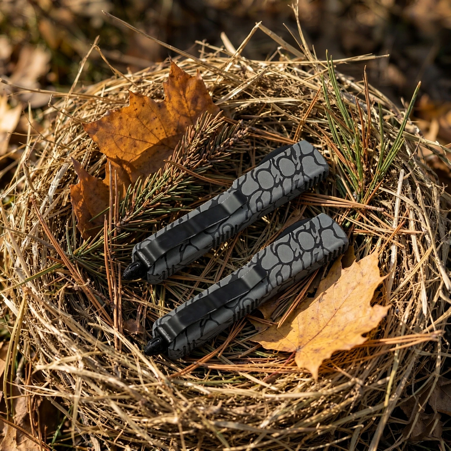 Portable Outdoor Pocket Knife Aluminum Alloy 3D Pattern Handle EDC Hand Tool for Camping Hiking Daily Use