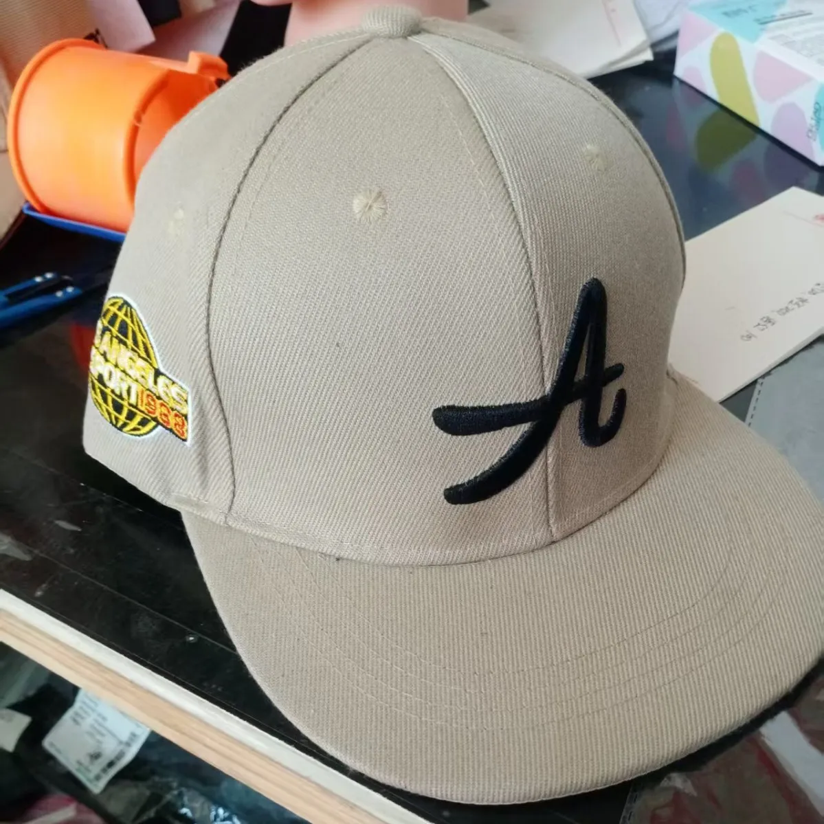 Nuovo cappello hip-hop, unisex, berretto da baseball rigido alla moda americana, berretto con visiera alla moda che cambia volto