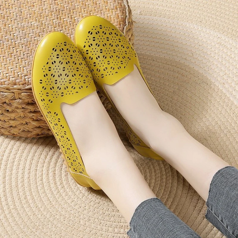 

Женские туфли из искусственной кожи, без застежек, с круглым носком, низким вырезом, на плоской подошве, каблуком менее 3 см, на резиновой подошве, повседневные, для прогулок.