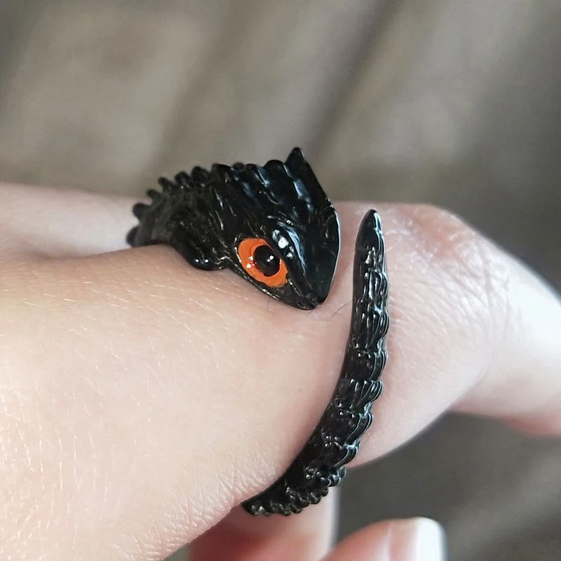טבעת טריבולונוטוס גרציליס תכשיטי חיות סקולפטורליים טבעת זוחלים רטרו אישיות קריסטל רזין עבודת יד קוספליי