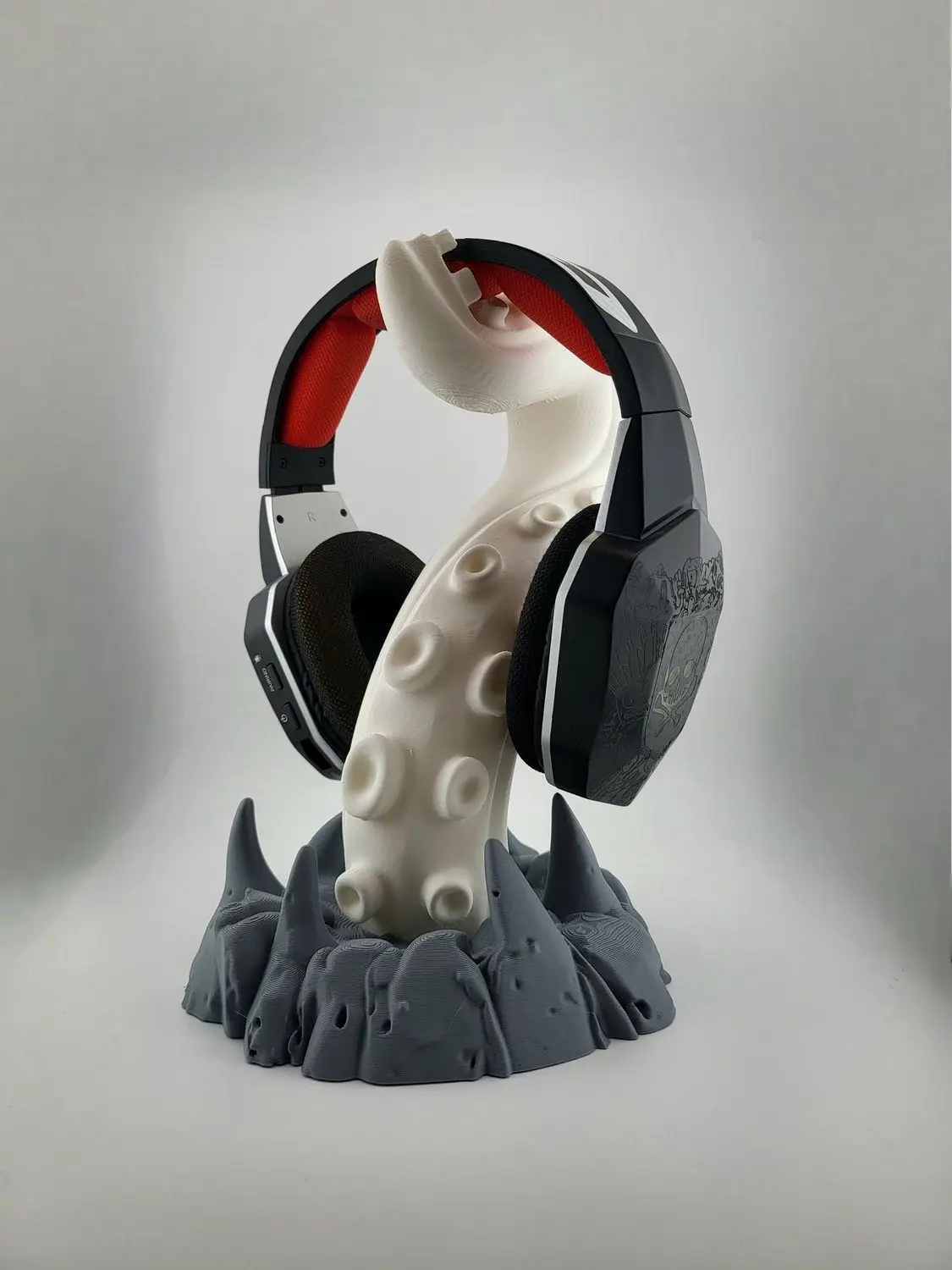 Octopus Tentacle Headphone Stand 3D Printed Desk Ornament Tentacle Holder Over Ear Gaming Headphone Stand