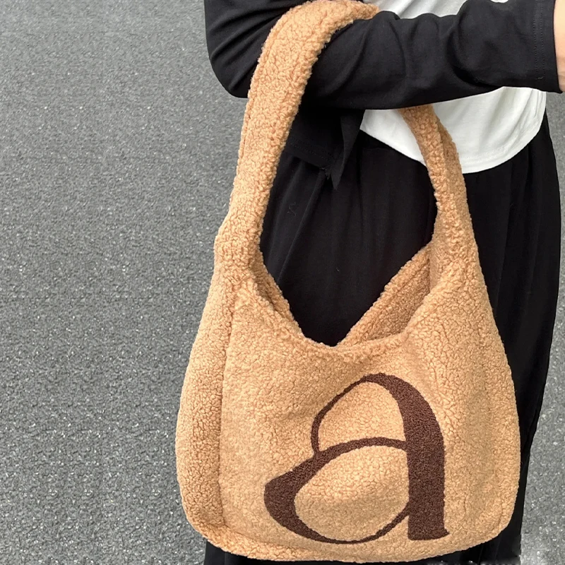 Borsa Tote da donna di grande capacità autunno inverno borsa da ascella e borsa a tracolla femminile con lettera di Design in velluto di lana retrò