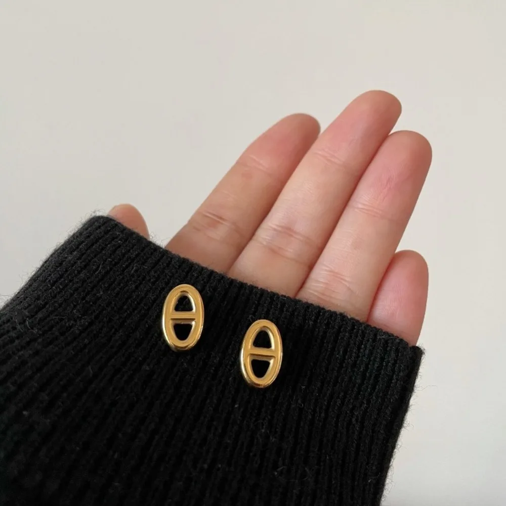 2 Stück europäische und amerikanische Retro-Ohrringe im minimalistischen Stil, hypoallergen und farbbeständig, hohles Design verleiht Textur, angenehm zu tragen, für jedermann geeignet, perfekt für den täglichen Weg zur Arbeit, Verabredungen und Partys – Detail 6