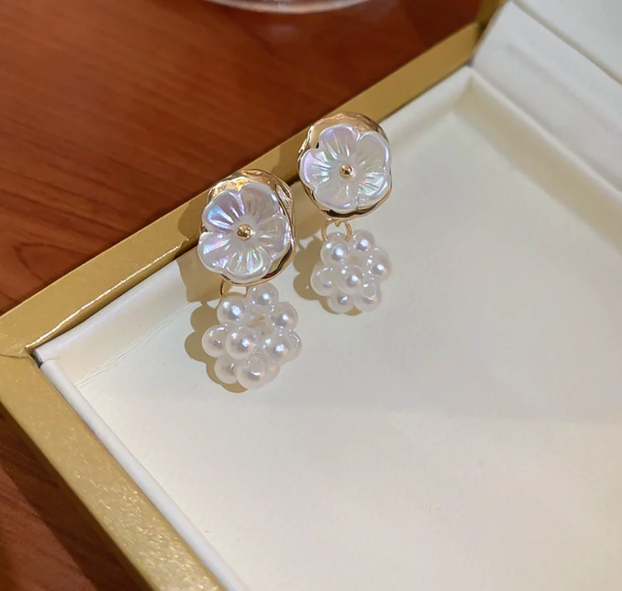 2022 new trend Simple S925 silver needle Pearl Flower retro Earrings for women Fashion Jewelry