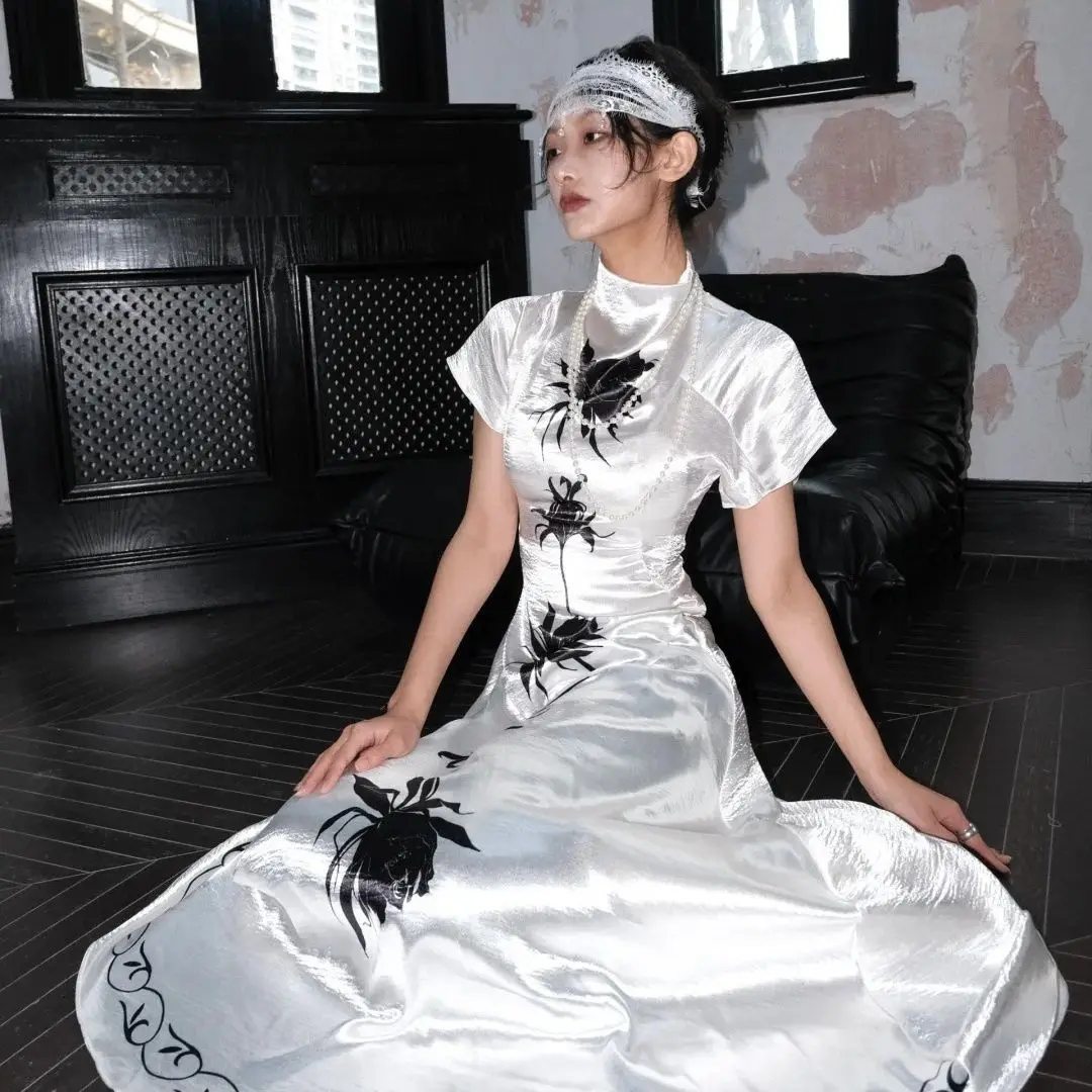 2025 nieuw ontwerp gevoel ephemeraal afdrukken satijn nieuwe Chinese stijl swingende kraag verbeterde cheongsam