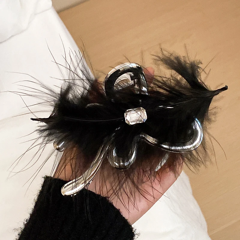 Novo preto pena de avestruz grampo de cabelo menina hairpin macio pena garras de cabelo tubarão clipe acessórios feminino acessórios para o cabelo headwear