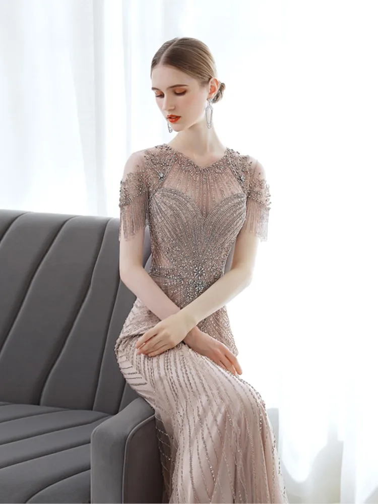 

Luxurious fishtail banquet and elegant host dress