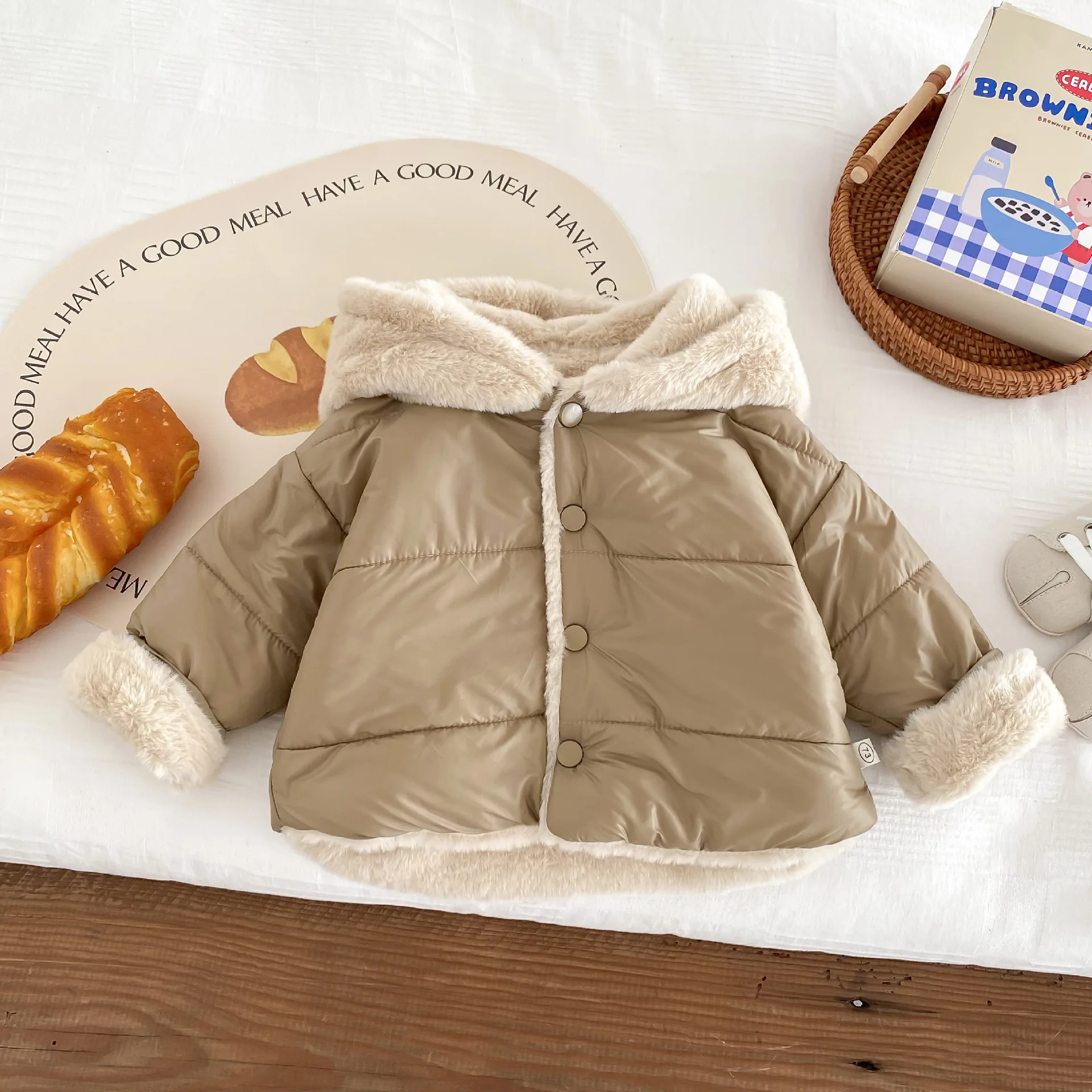 Baby plush coat  winter 2024 cute hooded cotton jacket  Korean thick cotton jacket