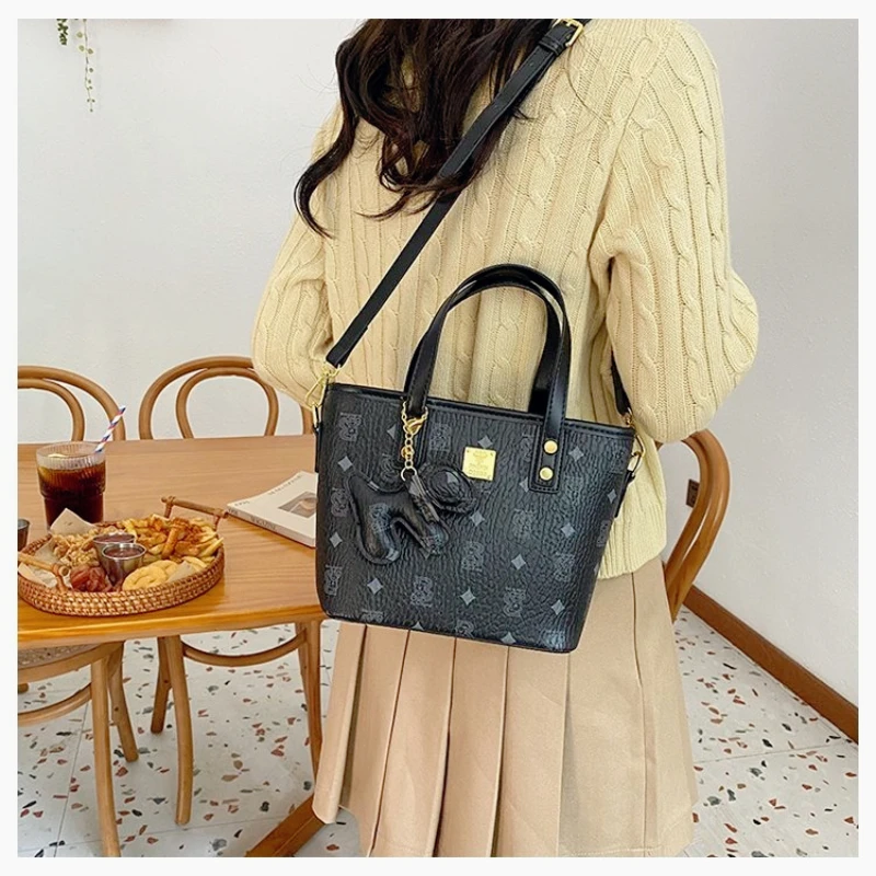 

Только универсальная сумочка, которую вам нужно, через плечо в стиле ретро, соответствующая вашему каждого требования и хижа