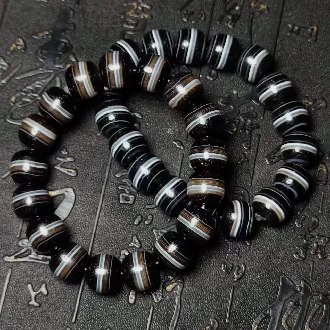 

Natural First Line Apothecary Dzi Bracelet old silk striped agate Black Charming high quality precious taki