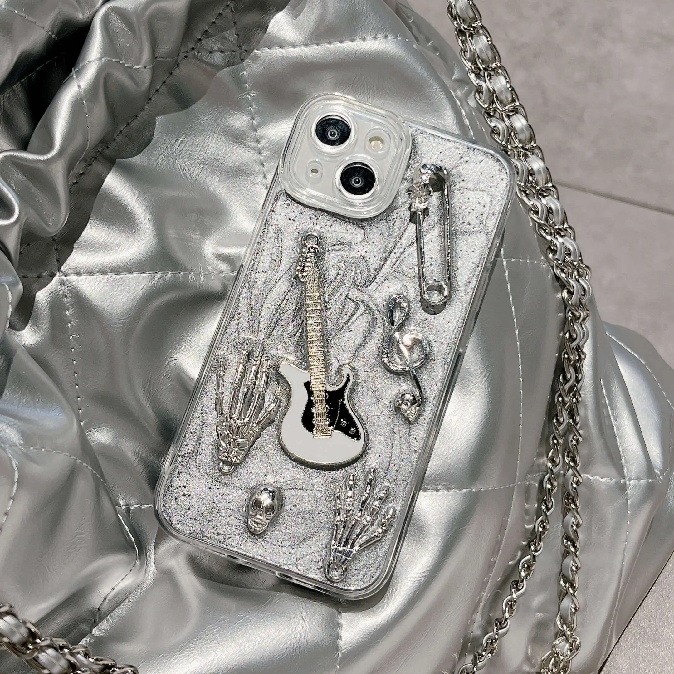 

Luxury Glitter Guitar notes Phone Case For iPhone 15 14 11 12 13 Pro Max XS XR 7 8 Plus Silver Shniy Diamond Soft Silicone Cover