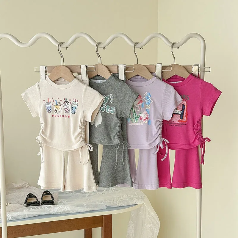 Modisches Mädchen-T-Shirt aus Baumwolle mit Cartoon-Muster + Schlaghose, Niedlicher Cartoon-Druck, Bequeme Atmungsaktive Kinderbekleidung
