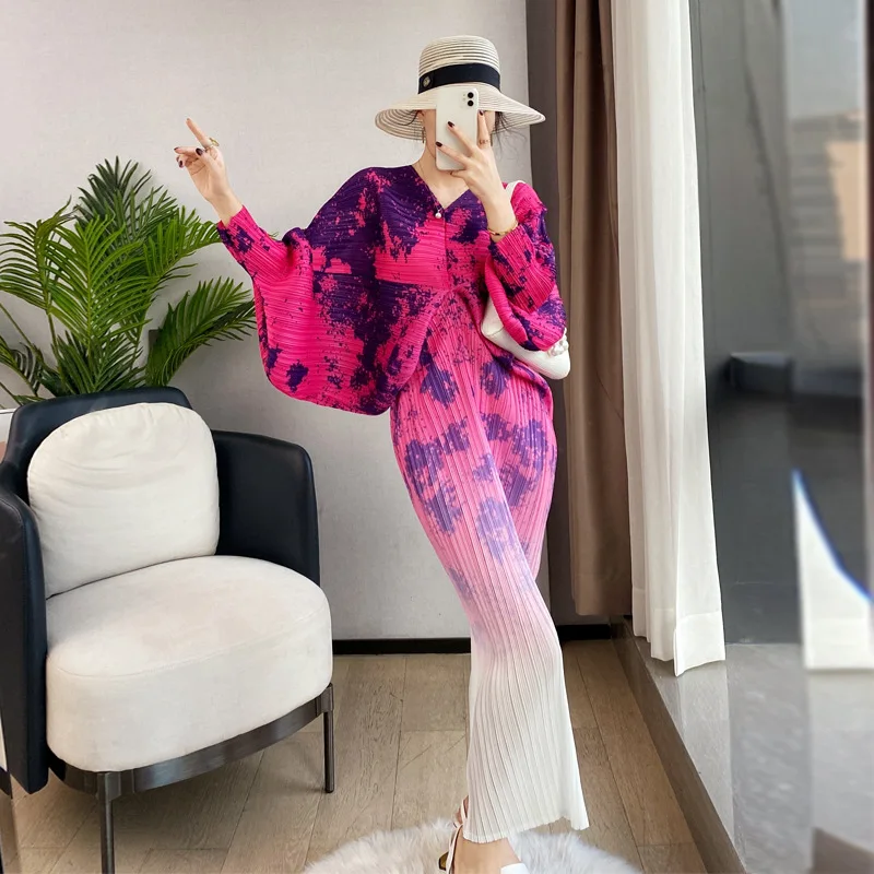 

2024 Spring/Summer Printed Pleated Women's Robe Batwing S Sleeve V-Neck Slim Fit High Fashion Style Dress