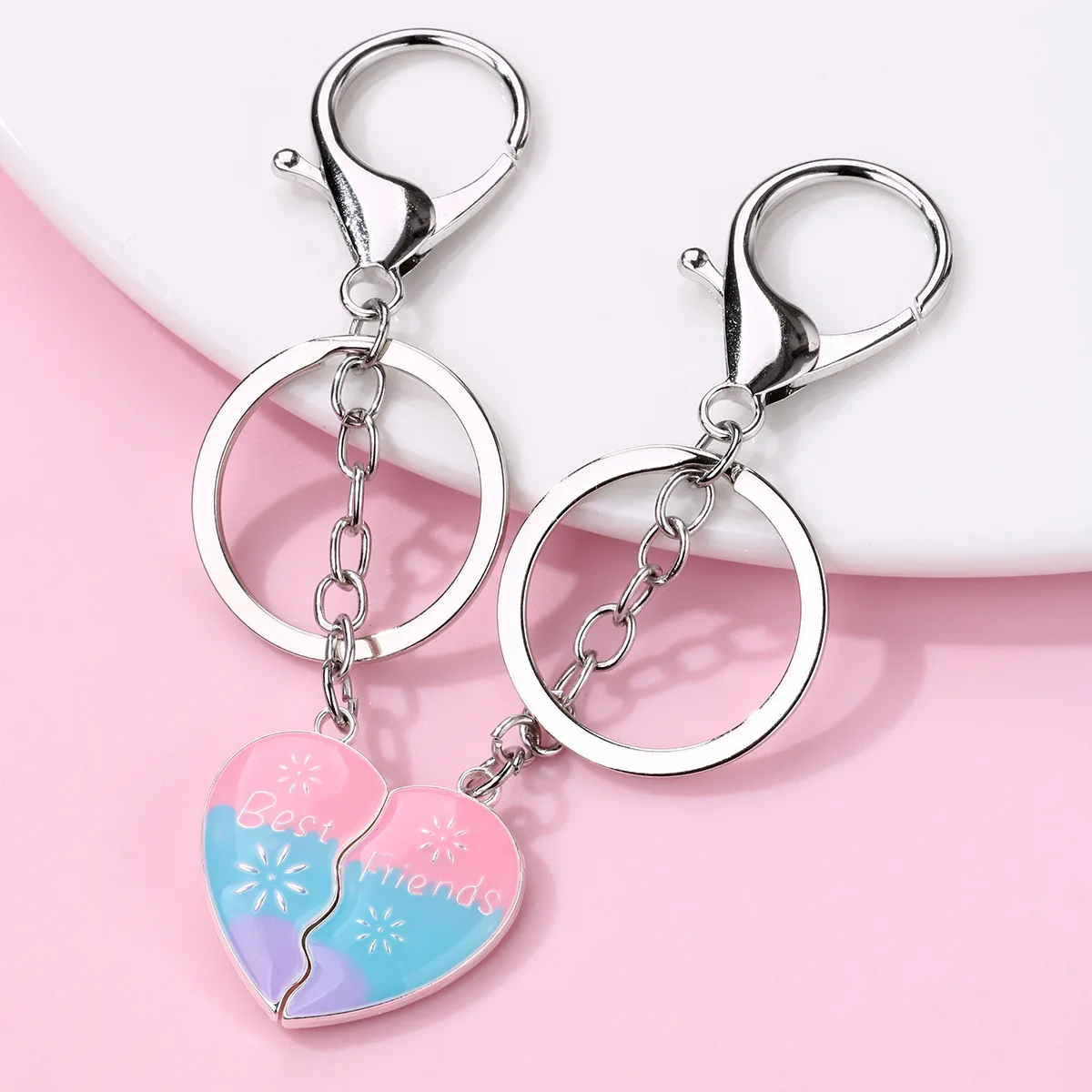 New Love Keychain Children's Sweet Magnetic Pendant Alloy Drip Oil Good Friend Gift Jewelry Gift Wholesale