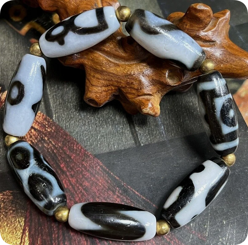 Tibetan natural agate black and white vase three eyed dzi bead 10 * 26mm